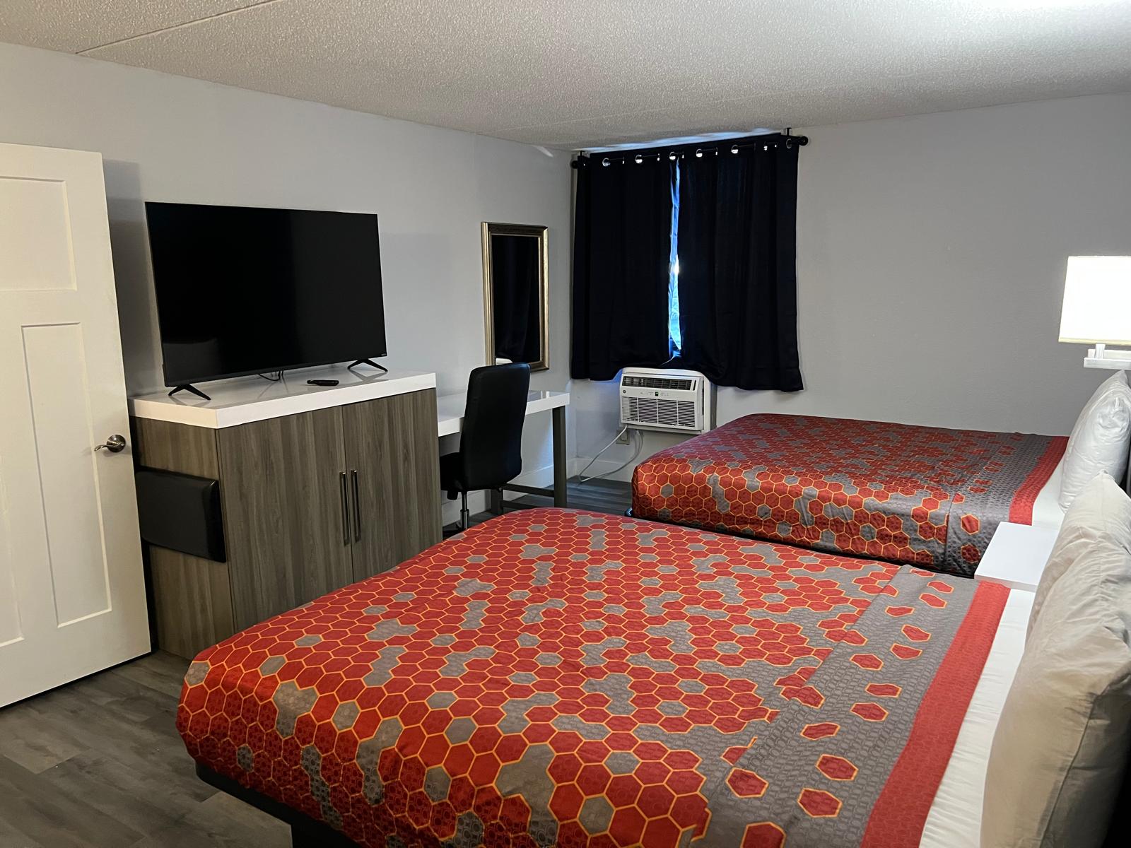 Roseville Inn Photo