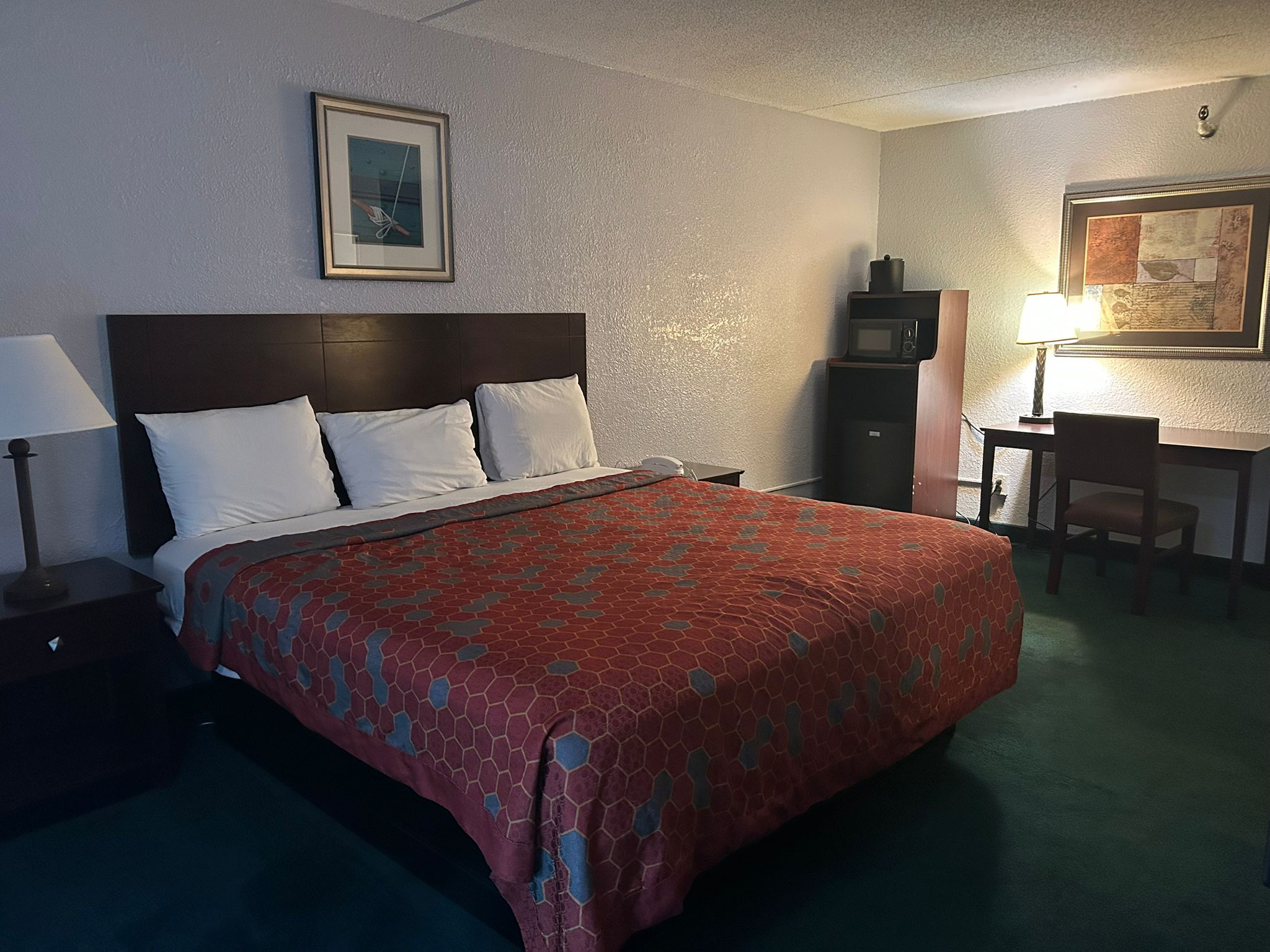1 King bed non-smoking